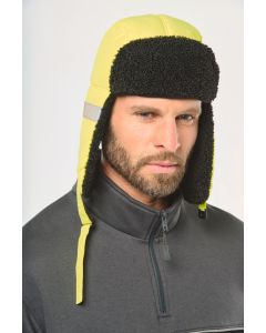 Gewatteerde pet met oorkleppen