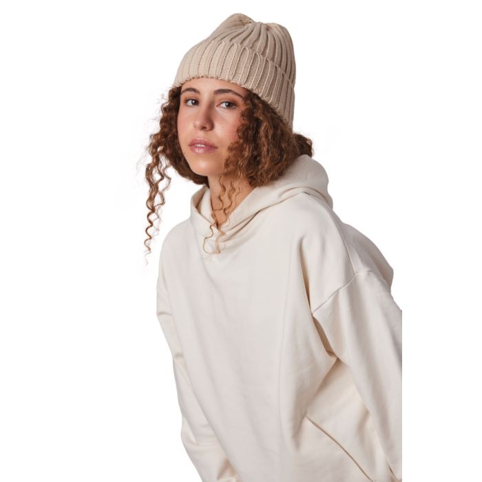 Dubbel geribde muts met omslag
